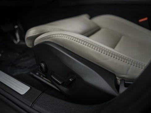 Used 2024 Volvo V60 B5 Cross Country Ultimate w/ Protection Package Premier image 34