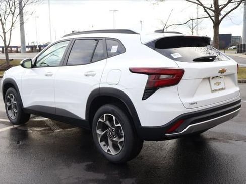 New 2026 Chevrolet Trax LT w/ Driver Confidence Package image 5