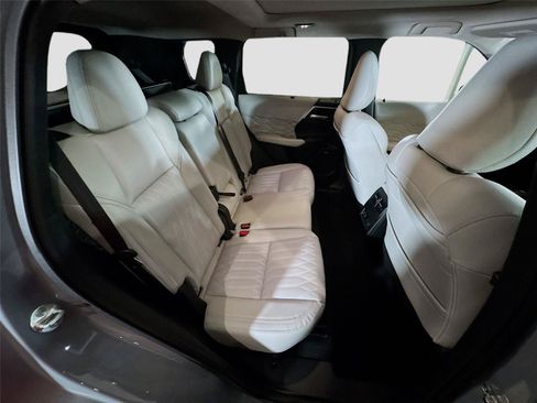 New 2026 Mitsubishi Outlander SEL FWD image 21