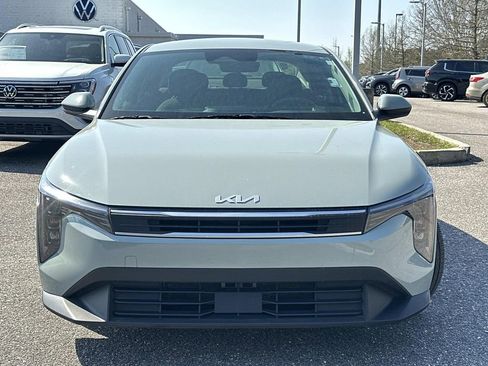 Used 2025 Kia K4 LXS image 2