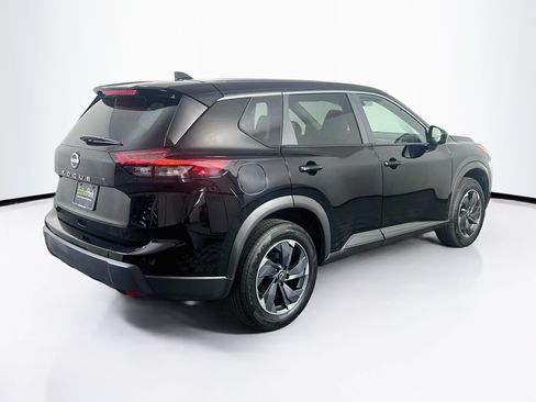 Used 2025 Nissan Rogue SV FWD image 9