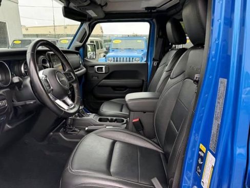 Certified 2022 Jeep Wrangler Unlimited Sahara w/ Cold Weather Group image 10