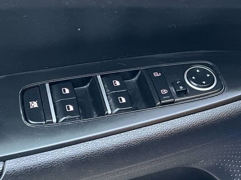 Used 2023 Kia Forte LXS image 30