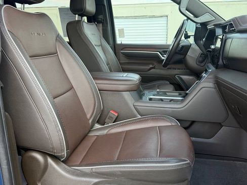Used 2025 GMC Sierra 2500 Denali w/ Denali Reserve Package AWD/4WD image 16