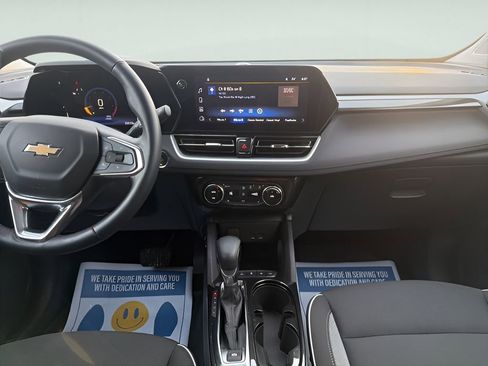 Used 2025 Chevrolet TrailBlazer LT w/ Convenience Package image 14