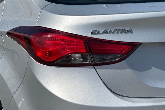 Used 2016 Hyundai Elantra SE w/ Option Group 02 FWD image 29