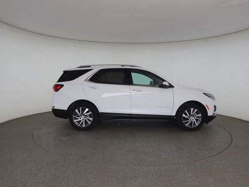 Used 2022 Chevrolet Equinox Premier FWD image 23