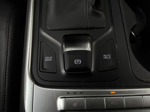 Used 2026 Kia Carnival FWD image 26