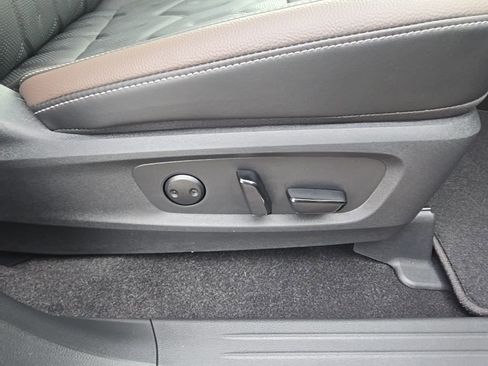 New 2026 Nissan Pathfinder Platinum image 27