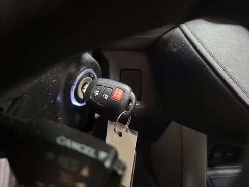 Used 2015 Toyota RAV4 LE FWD image 20