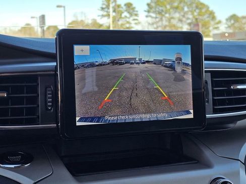 Used 2023 Ford Explorer XLT w/ Equipment Group 202A image 10