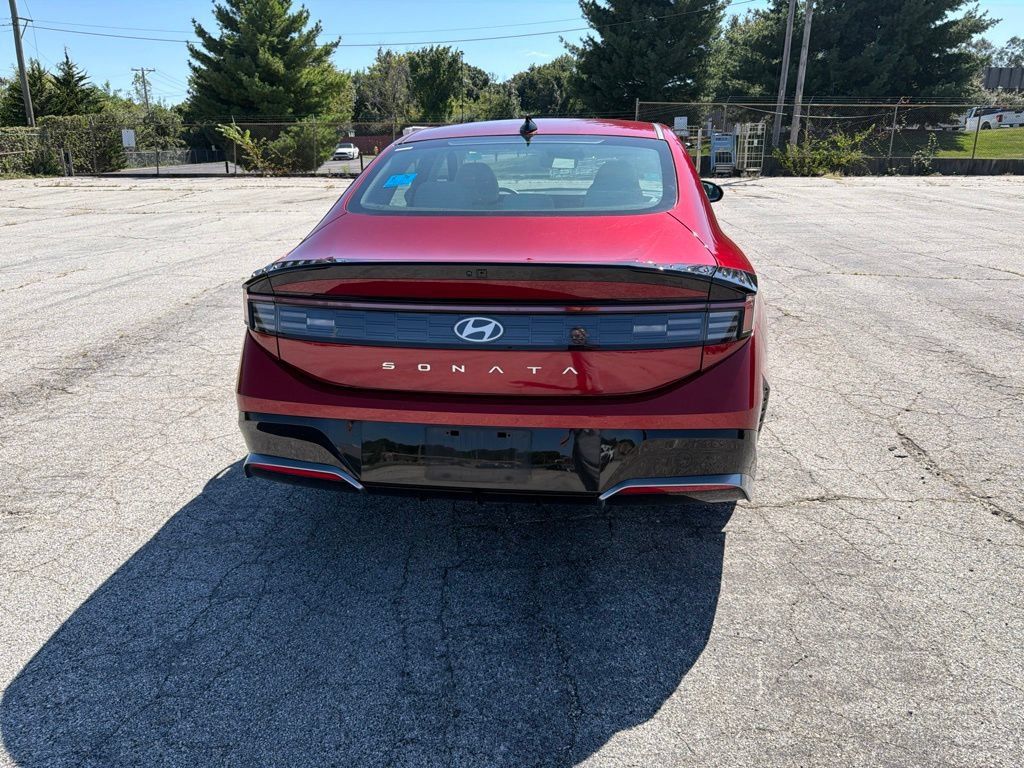 Used 2025 Hyundai Sonata SEL FWD image 4