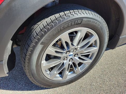 Used 2025 Ford Explorer Platinum image 6