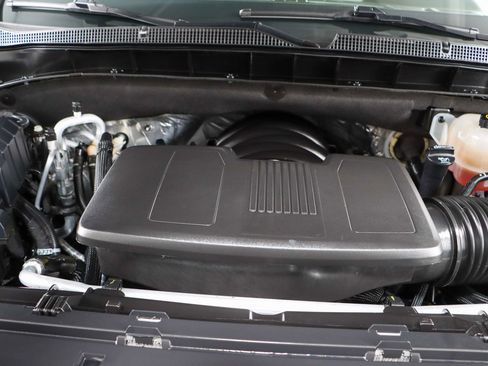 Used 2023 Chevrolet Suburban Z71 image 36