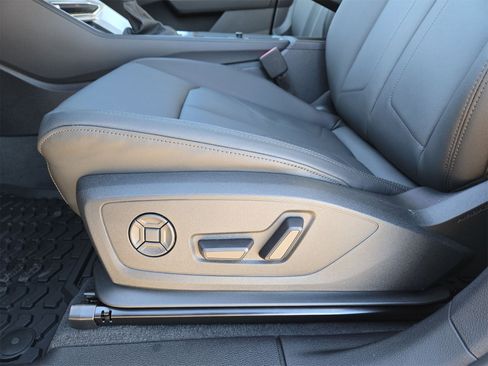 New 2025 Audi Q3 2.0T Premium image 17