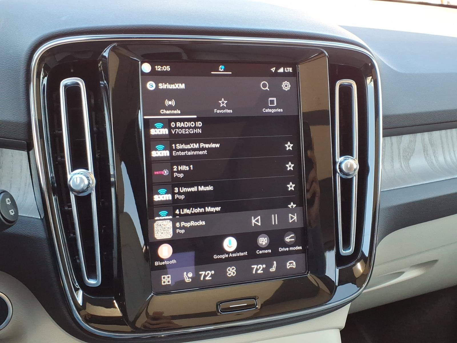 Certified 2025 Volvo XC40 B5 Plus AWD/4WD image 24