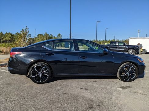 Used 2024 Nissan Altima 2.5 SR image 18