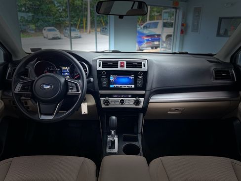 Used 2018 Subaru Outback 2.5i AWD/4WD image 19