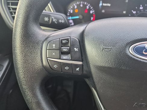 Used 2020 Ford Escape SE image 25