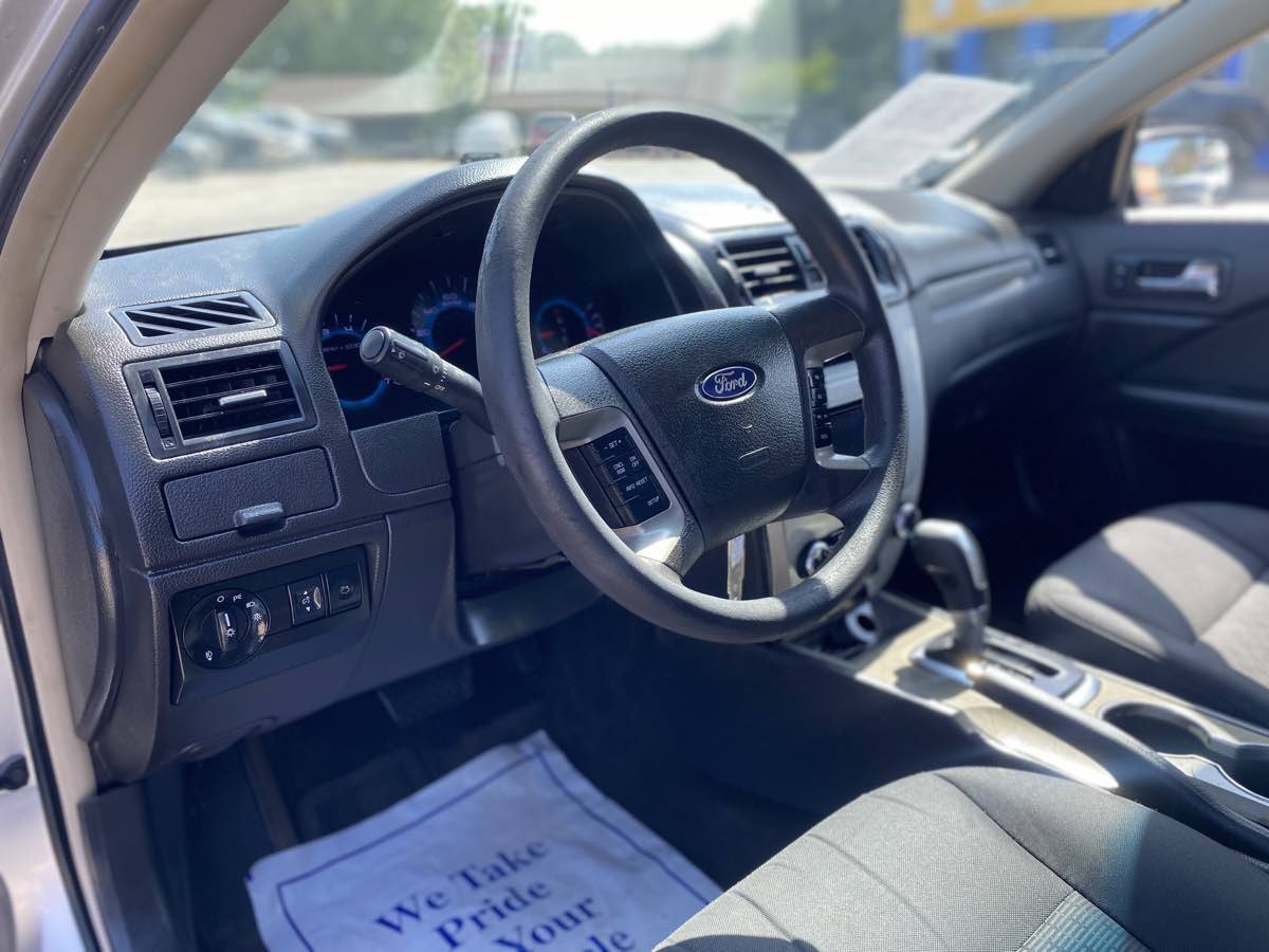 Used 2012 Ford Fusion SE FWD image 13