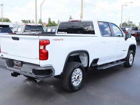 Used 2022 Chevrolet Silverado 2500 LT AWD/4WD image 9