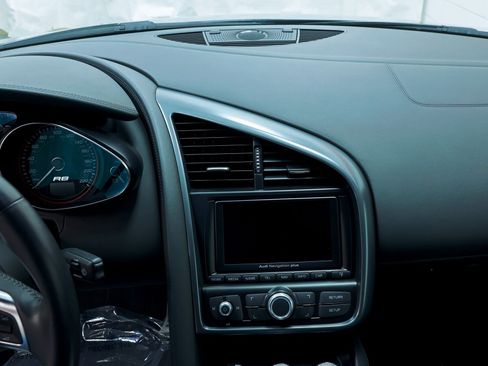 Used 2011 Audi R8 V10 image 67