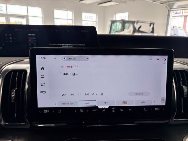 Used 2025 Ford Expedition Platinum AWD/4WD image 40