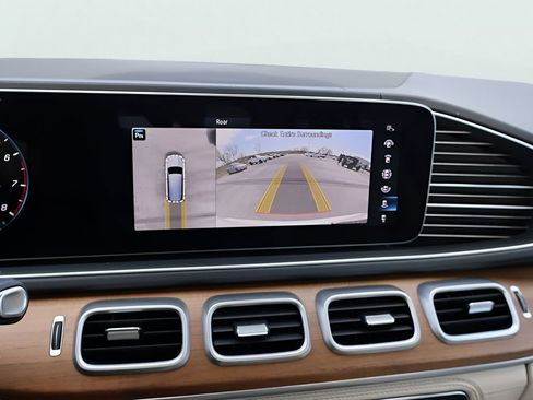 Used 2022 Mercedes-Benz GLS 450 4MATIC image 24