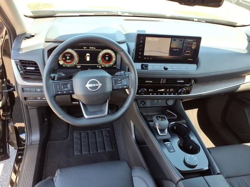 Certified 2025 Nissan Rogue Platinum AWD/4WD image 7