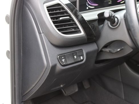 Used 2025 Kia Seltos S image 21