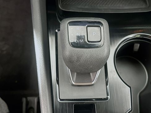 Used 2023 Nissan Rogue SV image 24