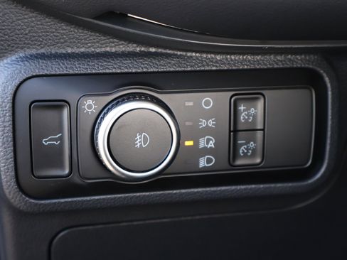 Used 2025 Ford Explorer ST image 13