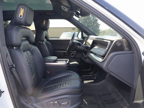 Used 2022 Rivian R1T Adventure image 12