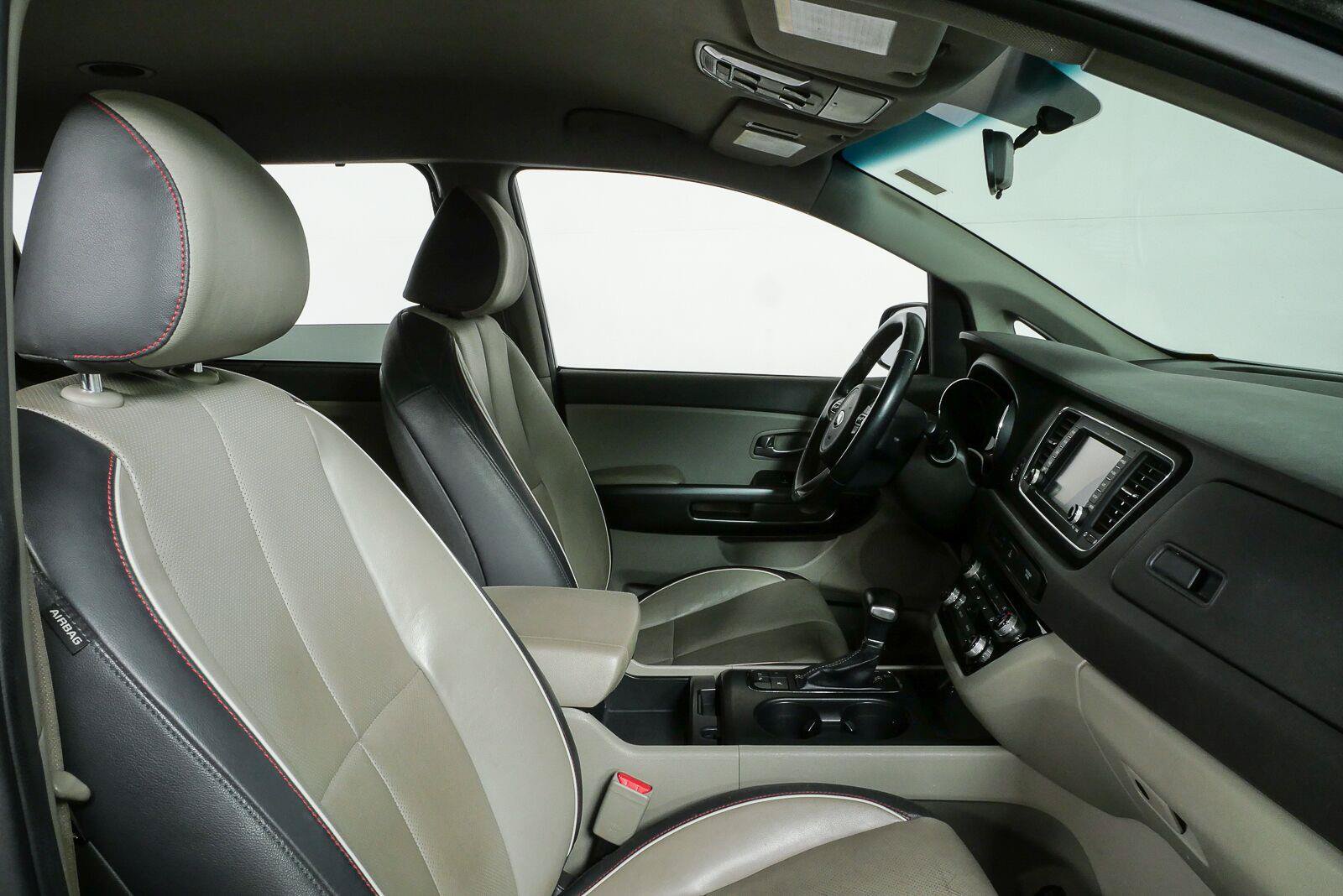 Used 2017 Kia Sedona LX w/ LX Essentials Premium Package FWD image 21