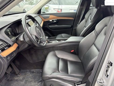 Used 2022 Volvo XC90 T6 Momentum w/ Advanced Package AWD/4WD image 4