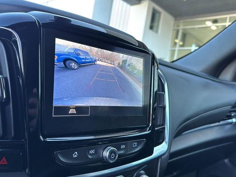 Used 2023 Chevrolet Traverse LT image 24