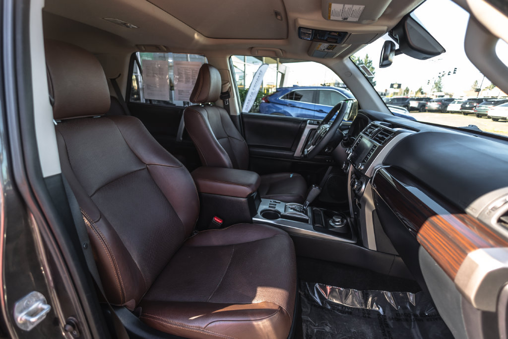Used 2021 Toyota 4Runner Limited AWD/4WD image 30