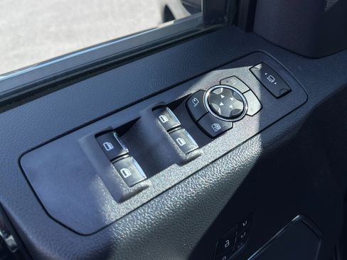 Used 2022 Ford F350 Platinum image 14