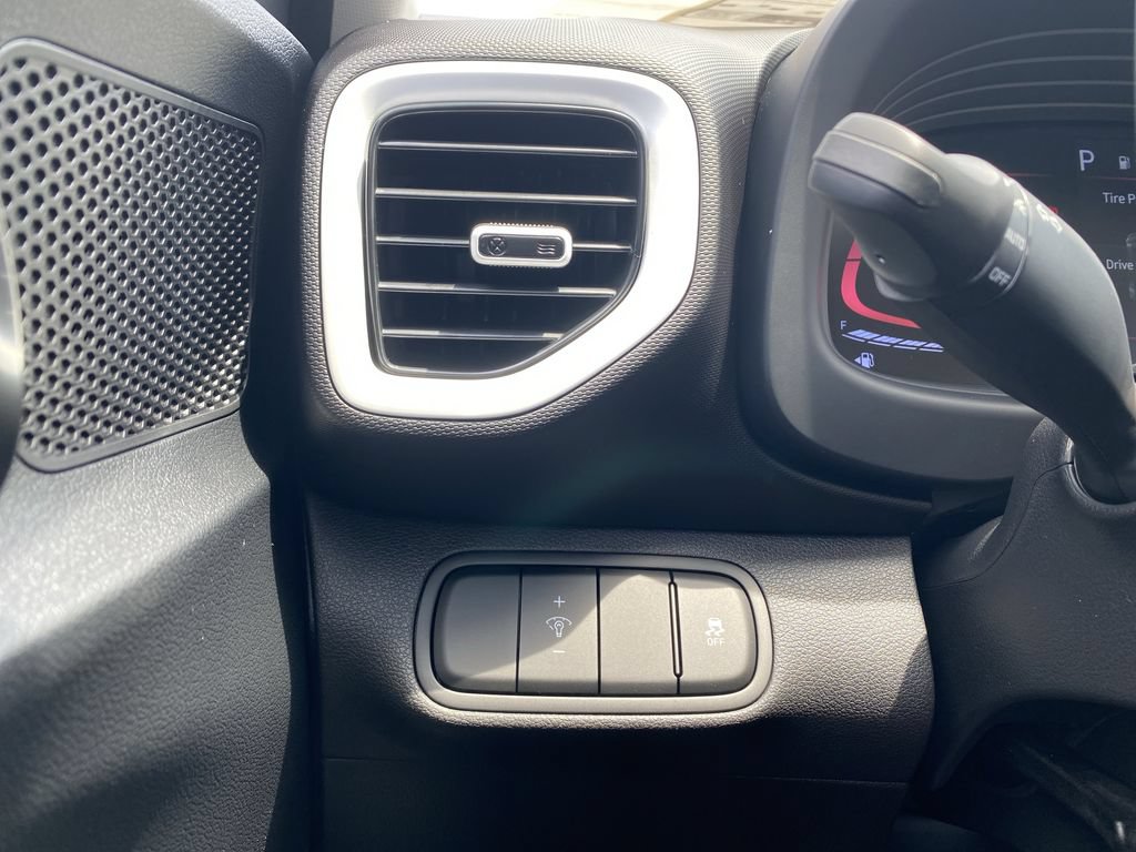 New 2026 Hyundai Venue SEL FWD image 19