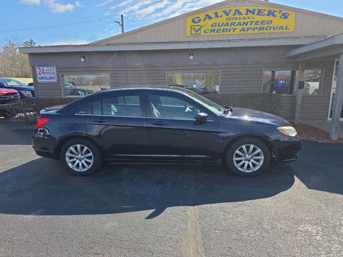 Used 2011 Chrysler 200 Touring image 5