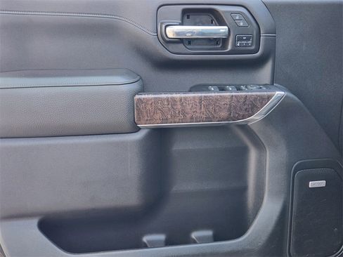 Used 2022 GMC Sierra 3500 Denali w/ Denali Black Diamond Edition image 22