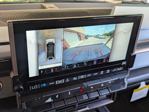 Used 2025 GMC Hummer EV 2X AWD/4WD image 27