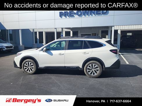 Used 2022 Subaru Outback Premium AWD/4WD image 2