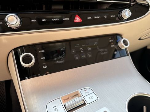 New 2026 Genesis GV70 2.5T Select image 25