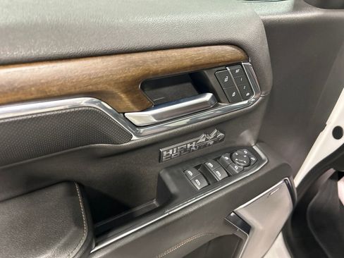 Used 2024 Chevrolet Silverado 1500 High Country w/ High Country Premium Package AWD/4WD image 15
