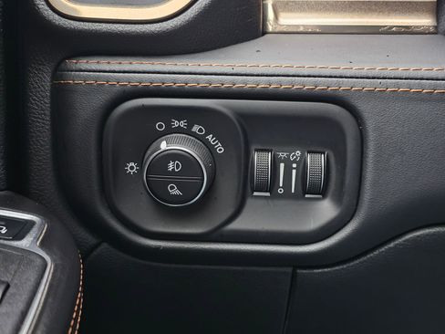 Used 2022 RAM 3500 Limited image 32