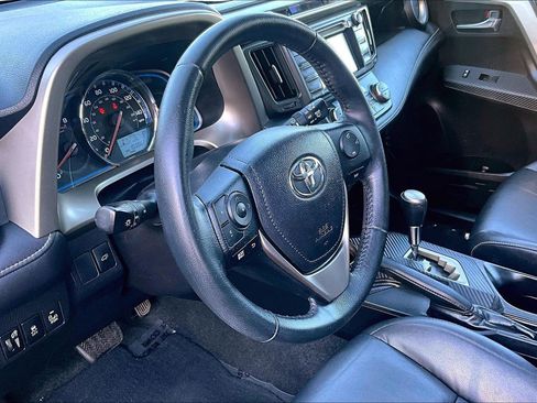 Used 2015 Toyota RAV4 Limited image 12