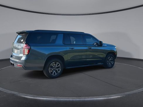 Used 2021 Chevrolet Suburban Z71 w/ Luxury Package AWD/4WD image 8