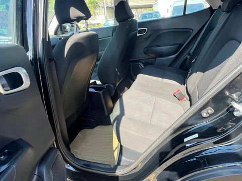 Used 2020 Hyundai Venue SE FWD image 28