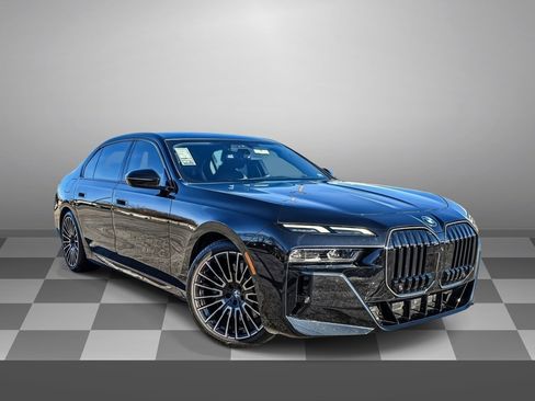 Used 2025 BMW 740i xDrive image 1